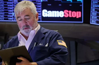 GameStop’s Bitcoin Gamble: 15% Drop Signals Trouble