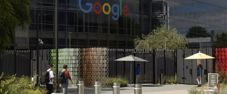 7 Structural Weaknesses Threatening the Future of Big Tech